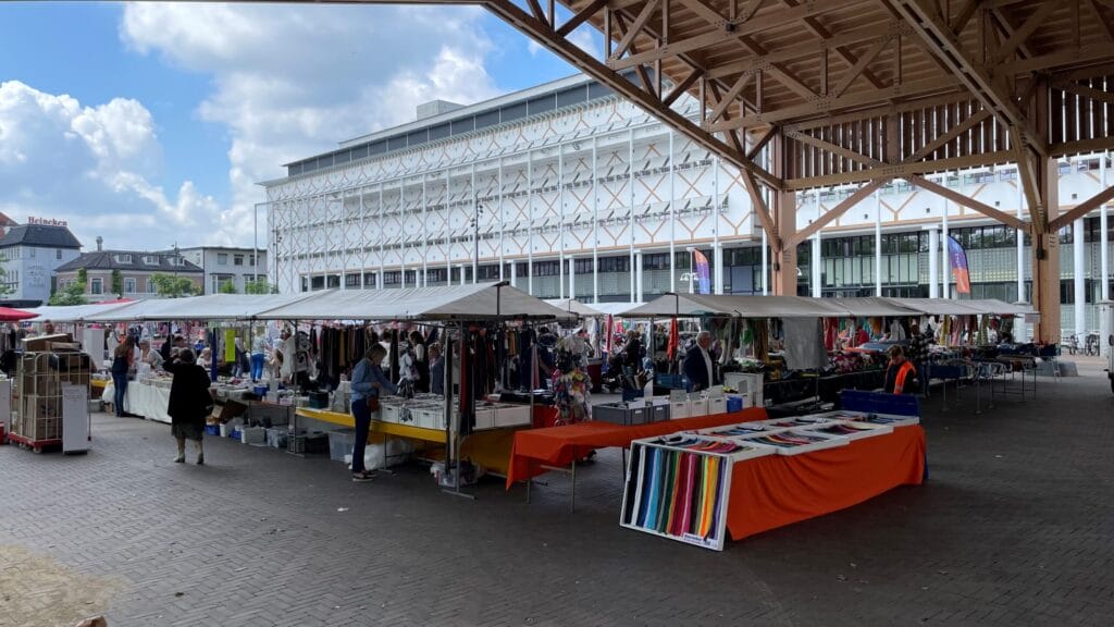 stoffenmarkt en platenbeurs 1