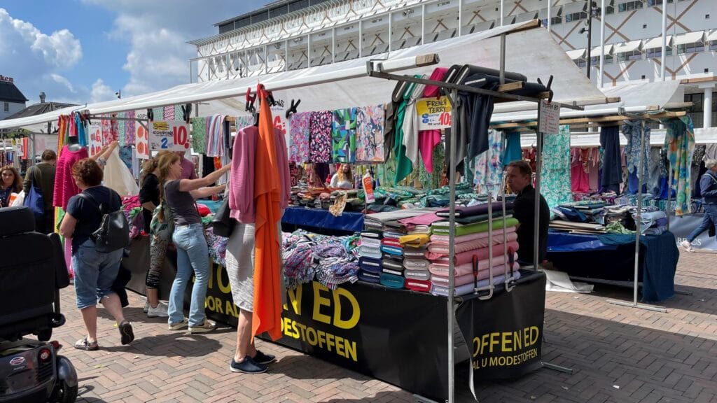 stoffenmarkt en platenbeurs 2