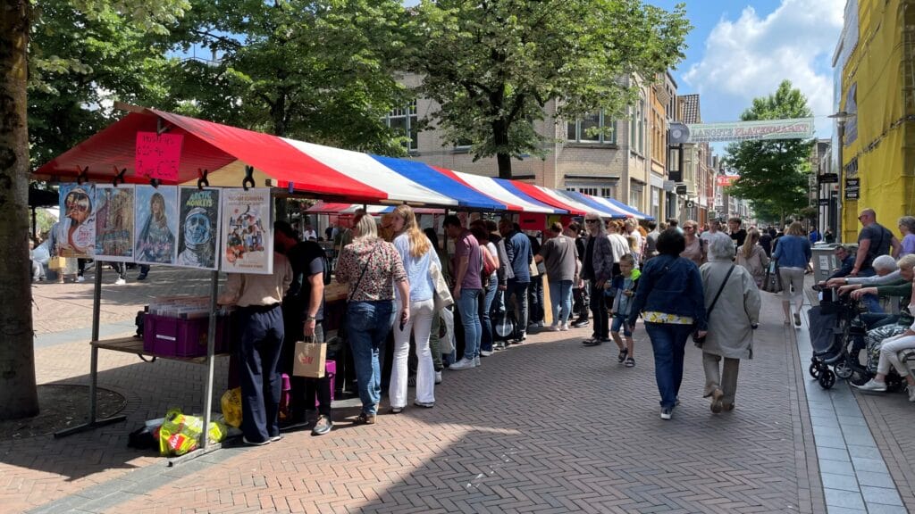 stoffenmarkt en platenbeurs 4